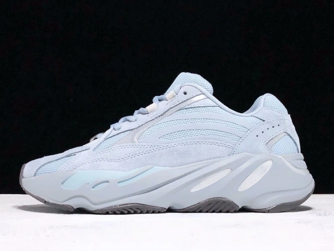 700 Blue v2 FV8424 Boost Hospital Yeezy Adidas 1101